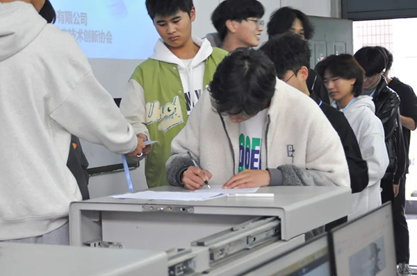 尊时凯龙·(中国区)人生就是搏!