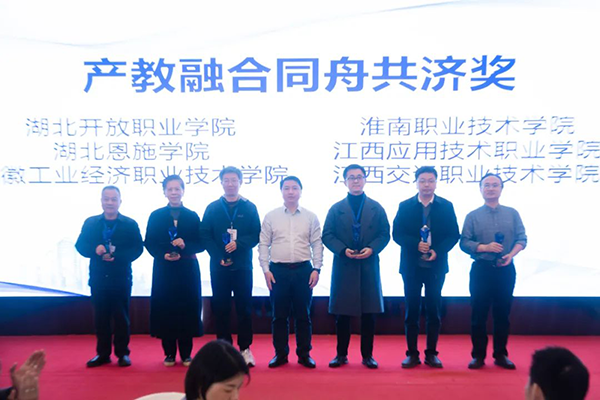 尊时凯龙·(中国区)人生就是搏!